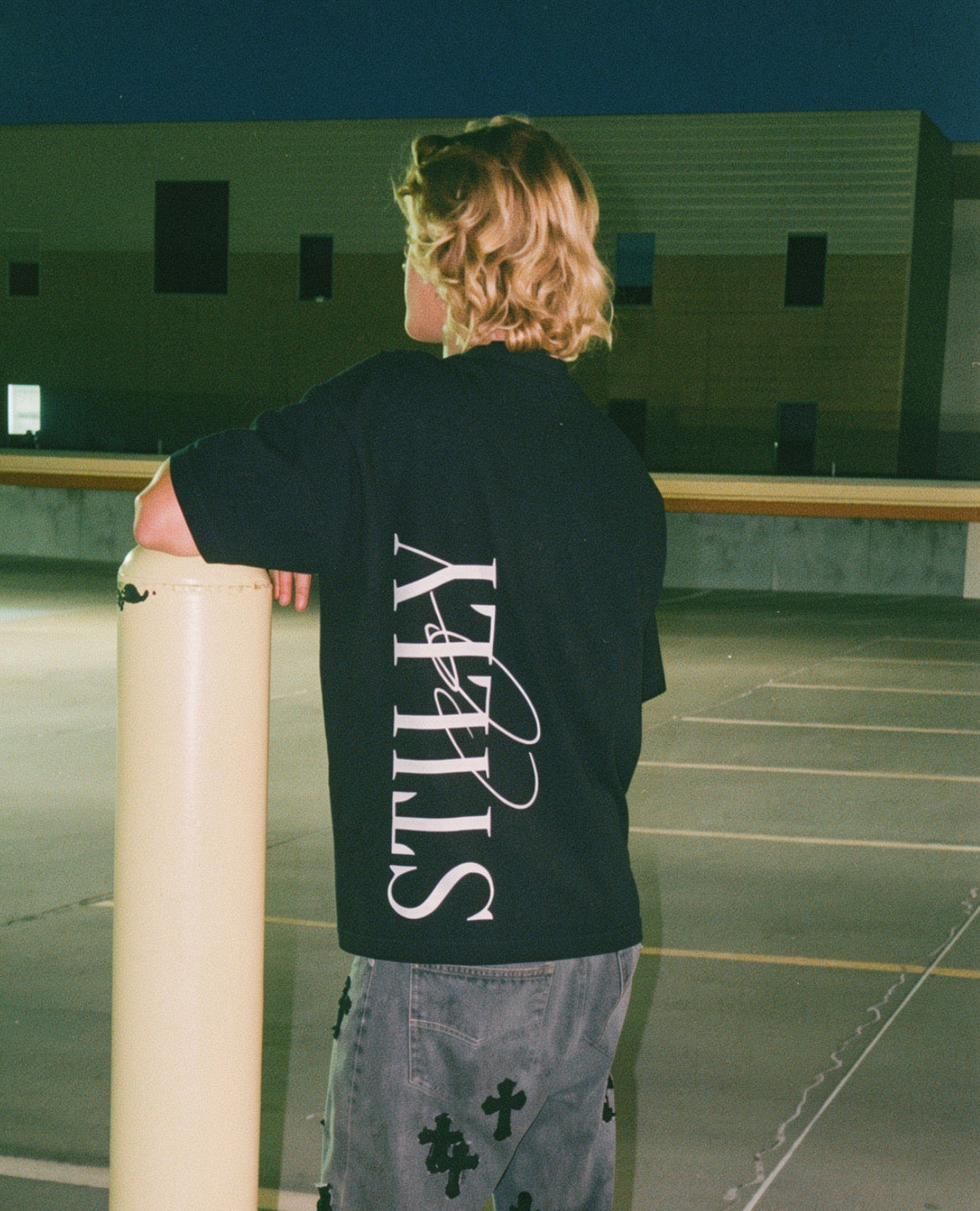 Oversized Signature Black T-shirt
